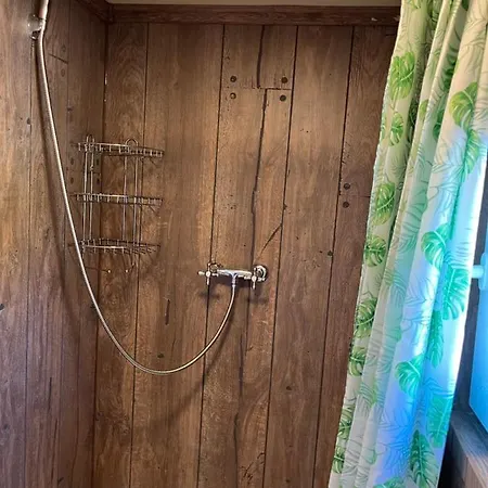 Romantic Jacuzzi Hideaway Near Heviz アパート Rezi