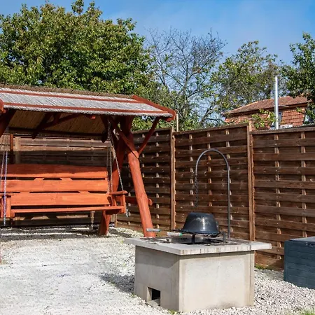 Romantic Jacuzzi Hideaway Near Hévíz