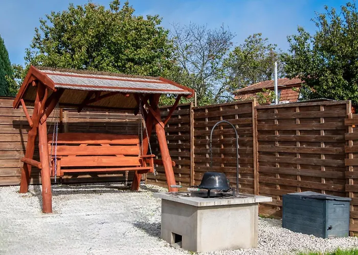 Romantic Jacuzzi Hideaway Near Hévíz